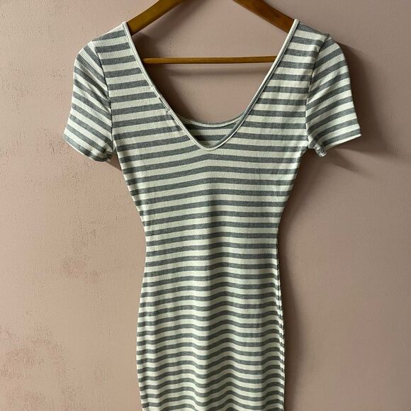 Charlotte Russe NWT Light Gray & Cream Striped Bodycon Midi Dress Size S - Picture 11 of 12